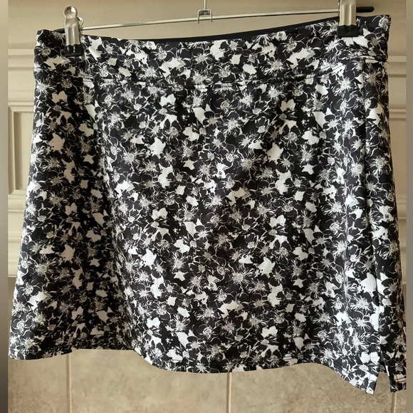 Tranquility by Colorado Clothing Pants - Tranquility by Colorado Clothing Women's Golf Skirt- Small- Black Print